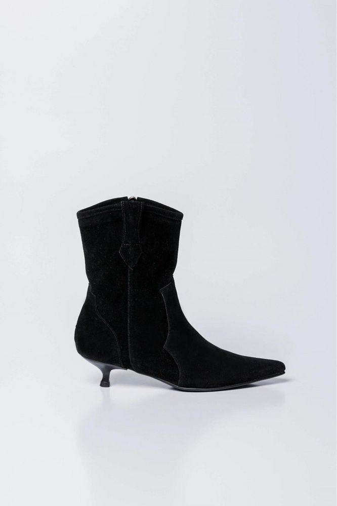 BOTA-PUNTUDA-ARKITECT-3822656_b.jpg