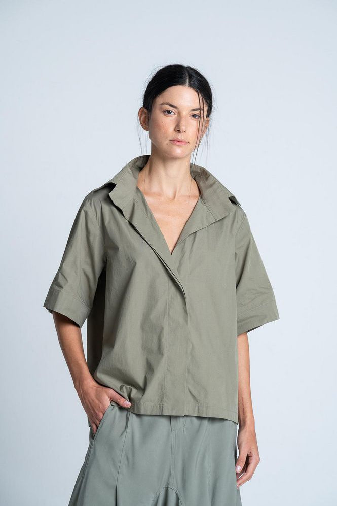 Blusa-Tela-Popelina-Amplia-ARKITECT-3821309_a.jpg