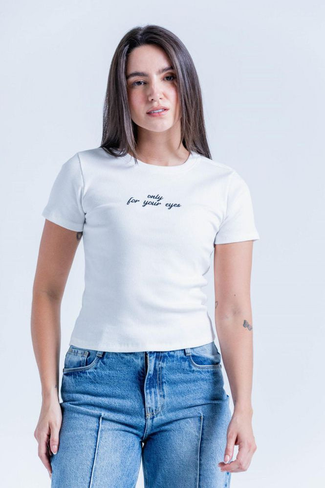 Camiseta-Con-Bordado-Ajustada-PEOPLE-3840132_a.jpg
