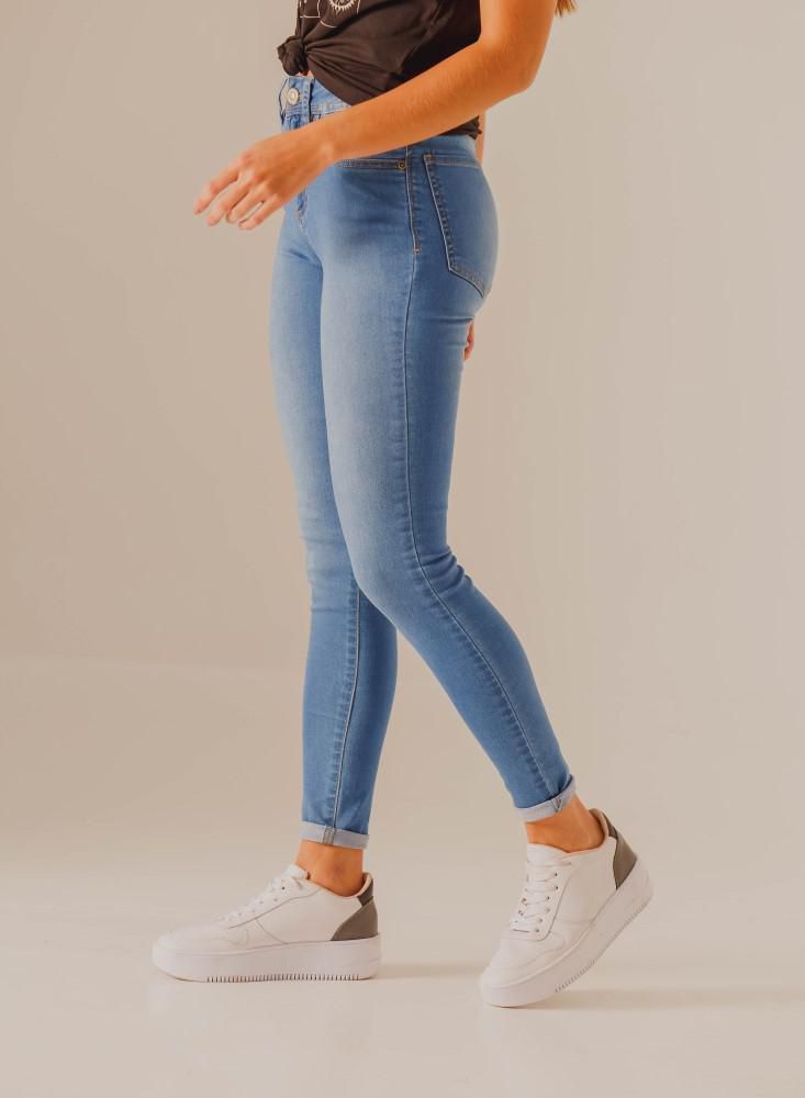 Jean. Denim Skinny PEOPLE