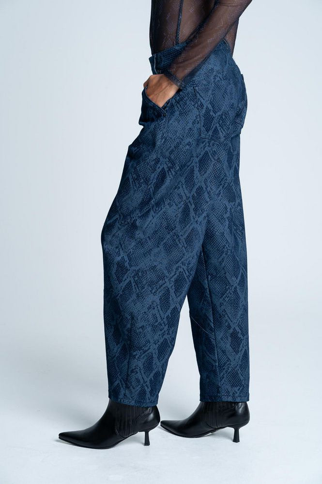 Jean-Casual-Barrel-ARKITECT-3841823_b.jpg