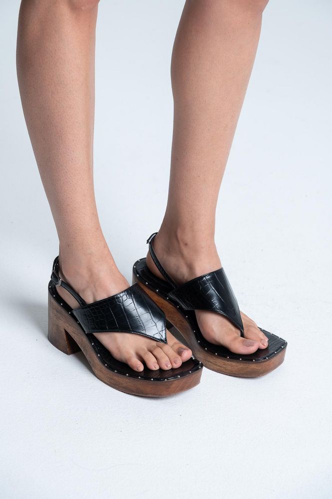 SANDALIAS TRESPUNTADAS BY1944A  ARKITECT X JORGE DUQUE