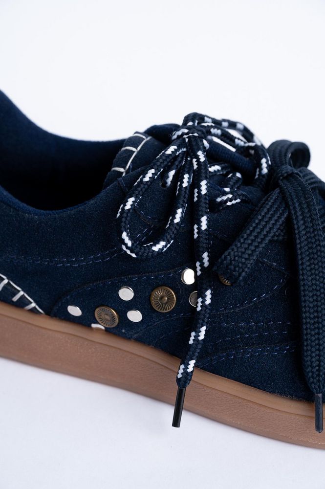 Tenis con Taches y Costuras ARKITECT