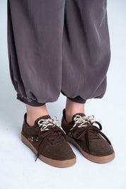 Tenis con Tachas y Costuras  ARKITECT