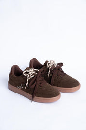 Tenis con Tachas y Costuras  ARKITECT