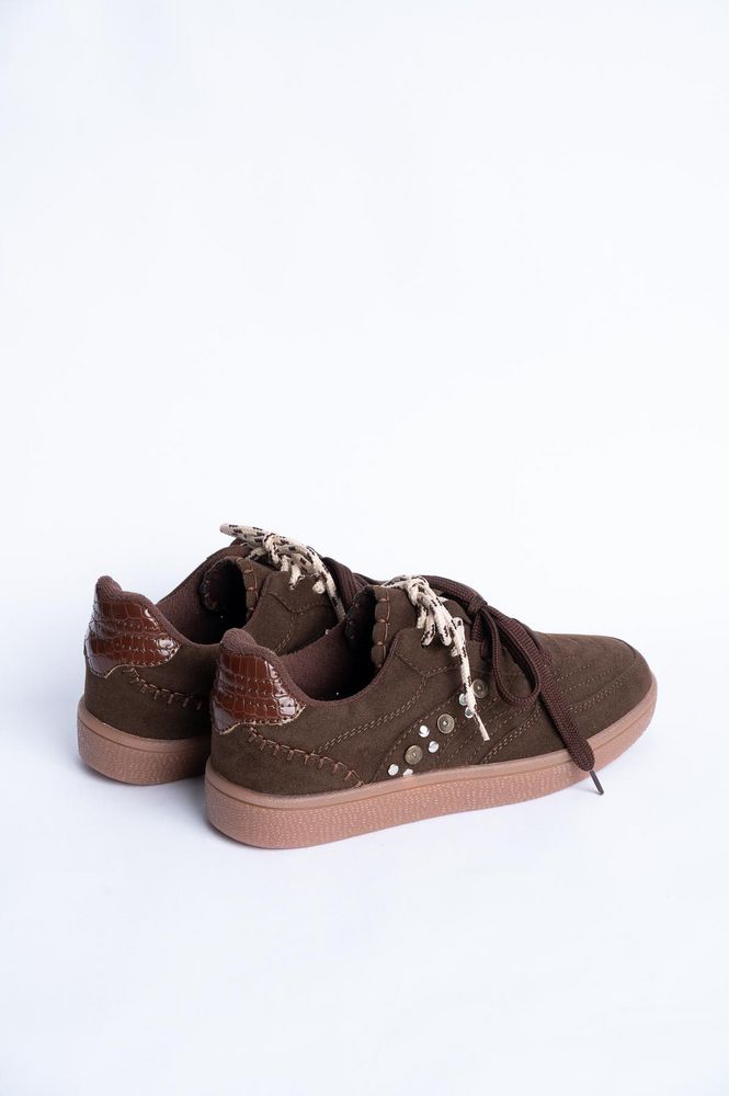 Tenis con Tachas y Costuras  ARKITECT