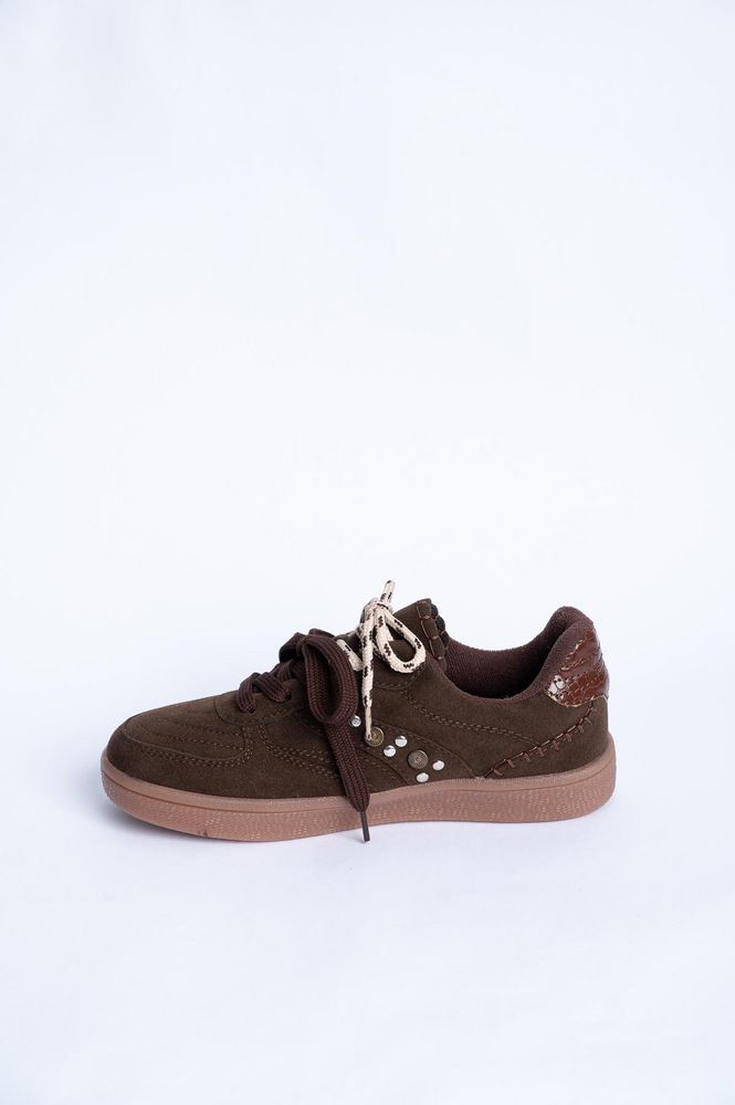 Tenis con Tachas y Costuras  ARKITECT