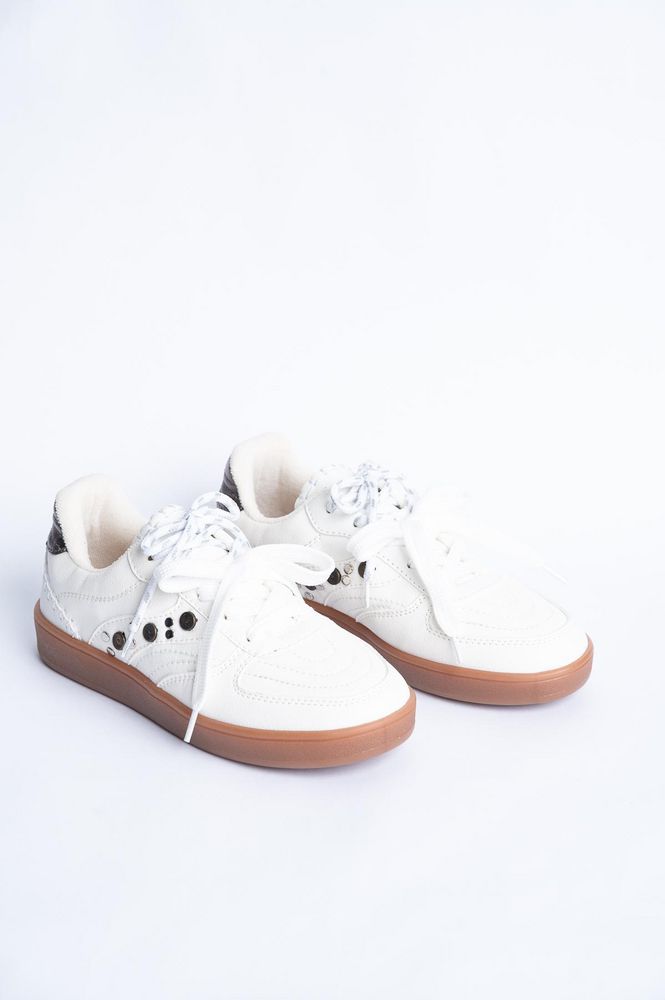 Tenis con Tachas y Costuras ARKITECT