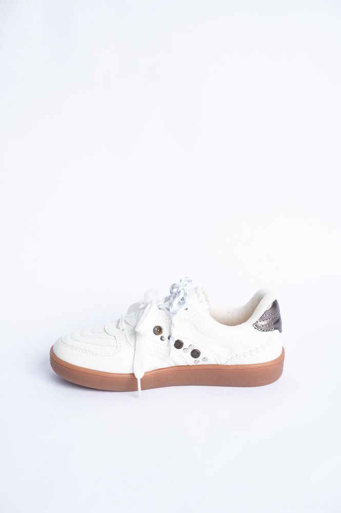 Tenis con Tachas y Costuras ARKITECT