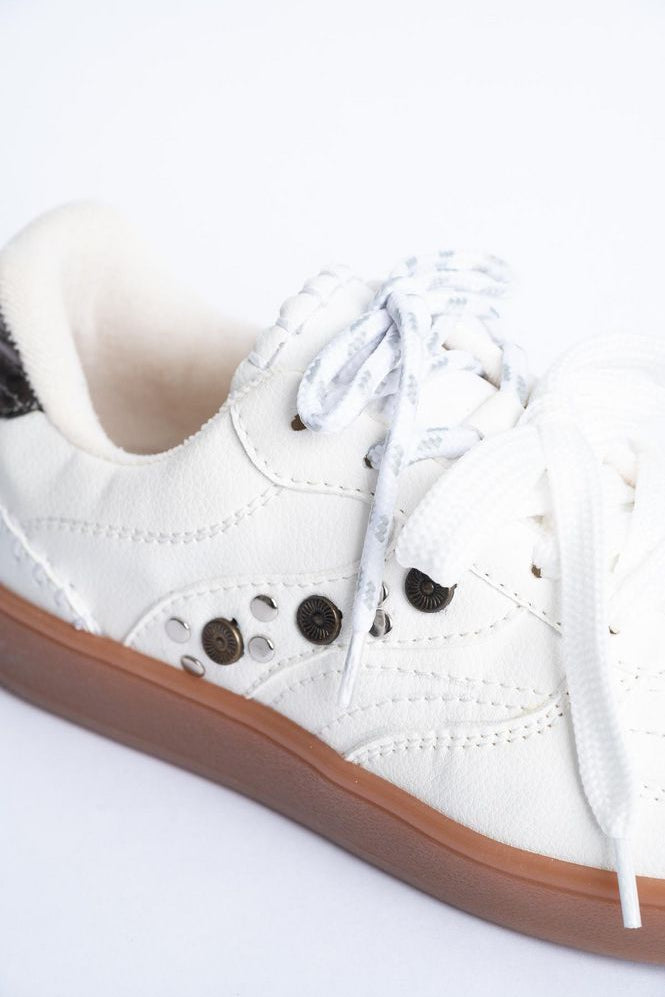 Tenis con Tachas y Costuras ARKITECT